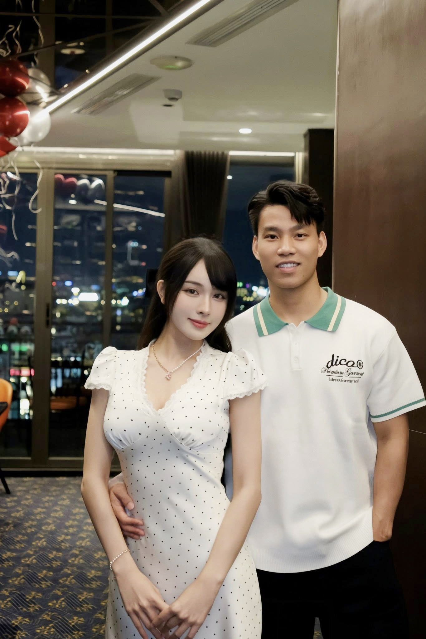 Nam cầu thủ "ting ting" gần 500 triệu đồng cho bạn gái, sở hữu cơ ngơi gây bất ngờ - Ảnh 2.