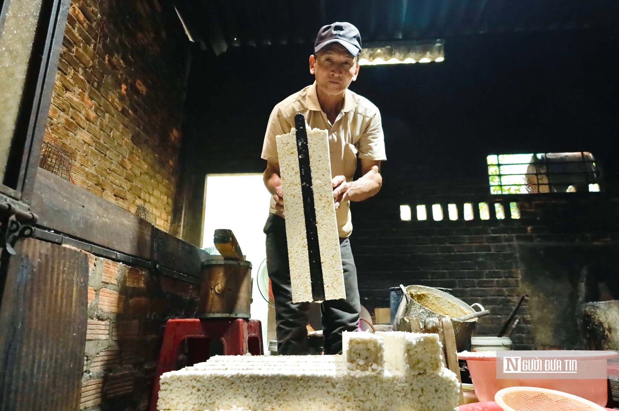 Làng bánh nổ Quảng Ngãi rộn ràng vào vụ Tết, đơn hàng tăng gấp ba- Ảnh 12.