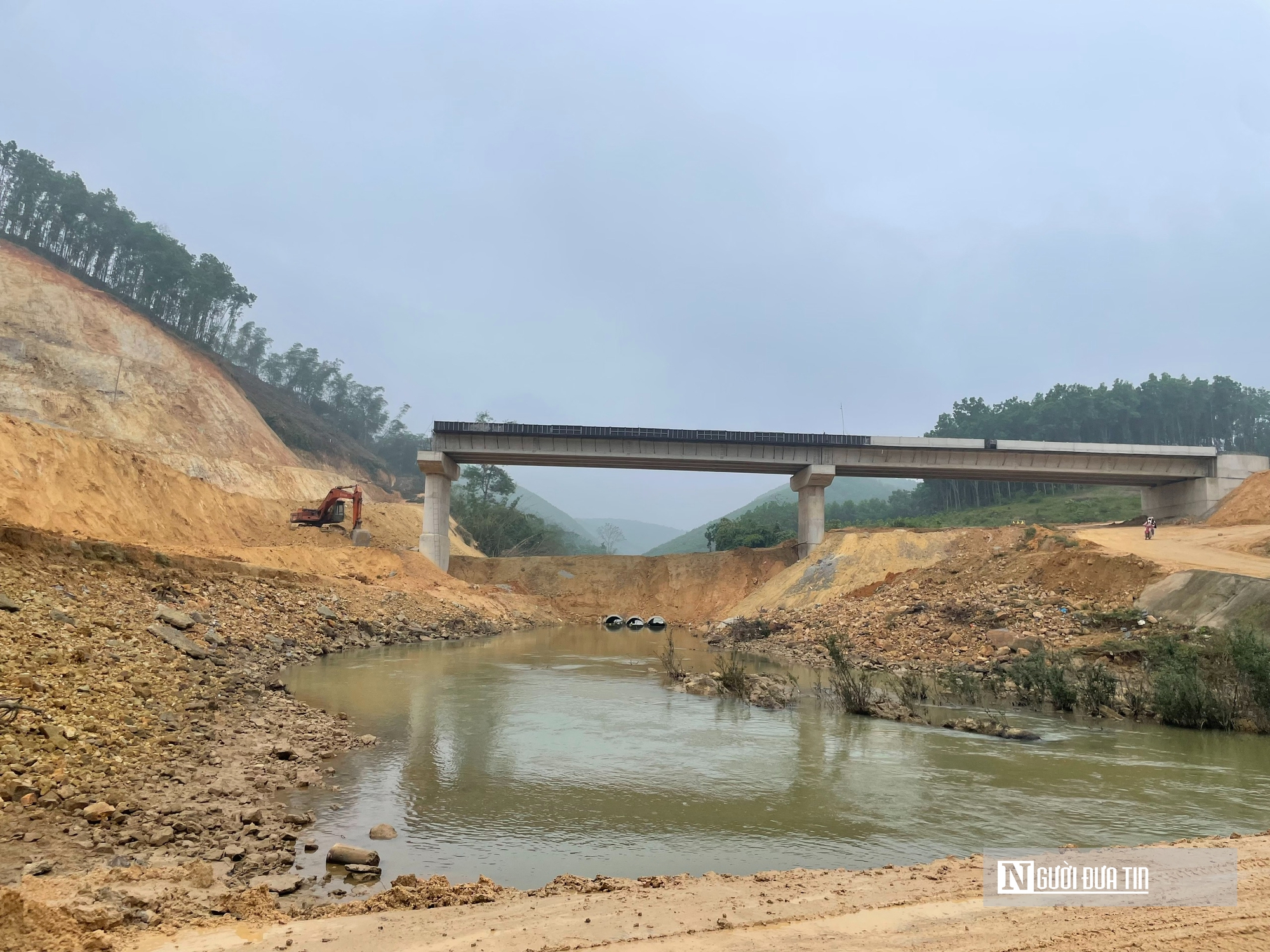 Thi c&ocirc;ng cầu Cửa Dụ: An to&agrave;n giao th&ocirc;ng kh&ocirc;ng thể "chờ" theo tiến độ- Ảnh 1.