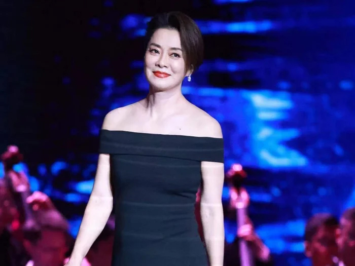 Sao nữ từ bỏ tài sản gần 100.000 tỷ đồng của chồng quá cố, 2 năm sau "ngã ngửa" vì chuyện không tưởng - Ảnh 6.