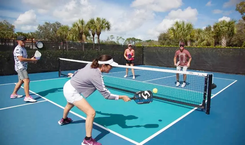 Ba điều nên làm và những việc cần tránh khi chơi Pickleball để có sức khỏe lâu dài - Ảnh 1.