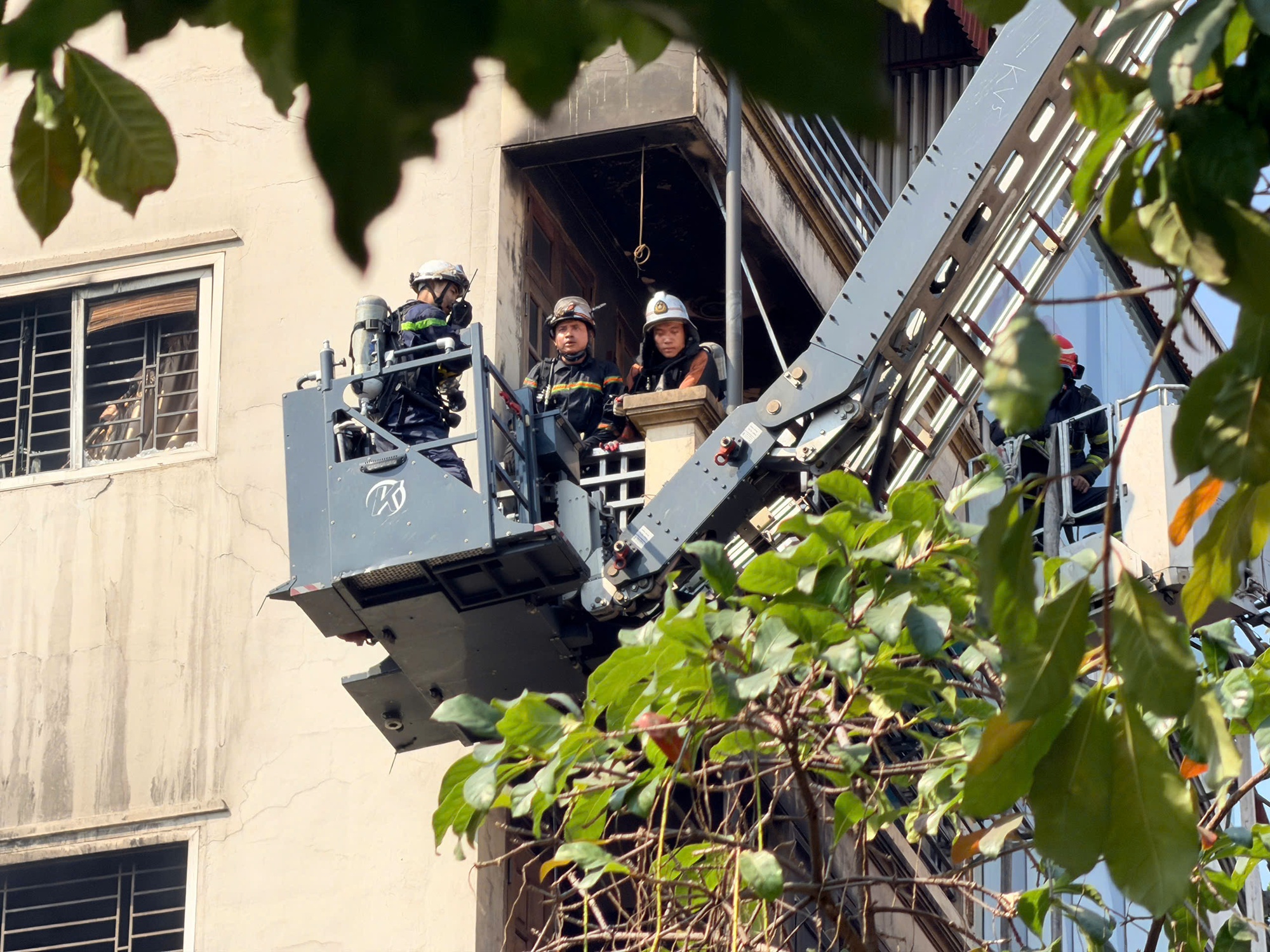 H&agrave; Nội: ch&aacute;y nh&agrave; 7 tầng tại H&agrave; Đ&ocirc;ng khiến 2 người tử vong- Ảnh 7.