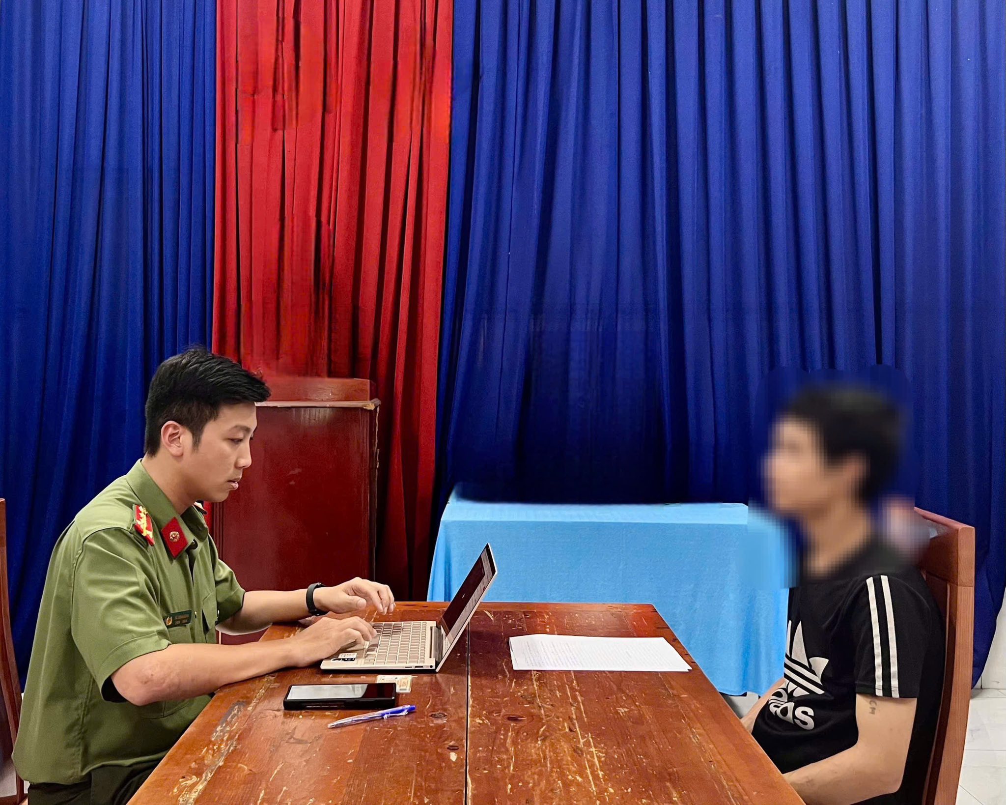 Triệu tập người tung, chia sẻ tin giả “bắt MC Quyền Linh”- Ảnh 2.