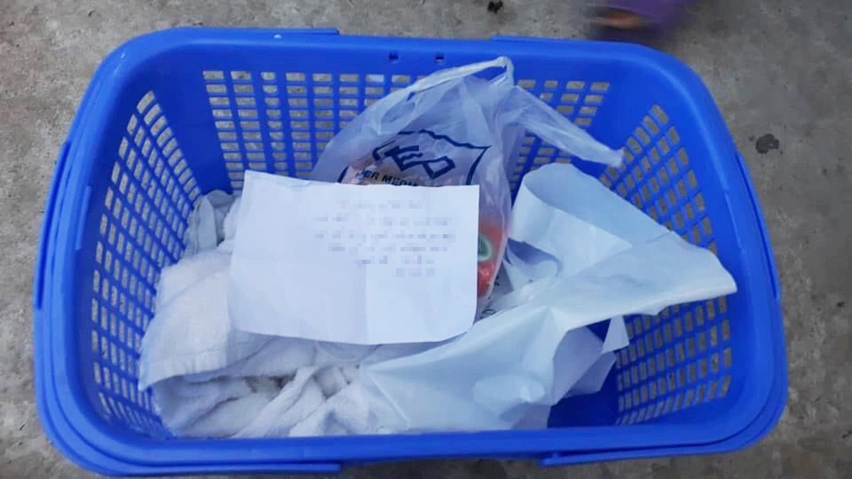 Những đứa trẻ bị bỏ rơi - Ảnh 1.