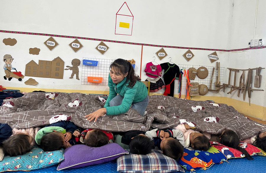 Thầy tr&ograve; v&ugrave;ng cao l&agrave;m g&igrave; để ph&ograve;ng chống r&eacute;t đậm, r&eacute;t hại cho học sinh? - Ảnh 4.