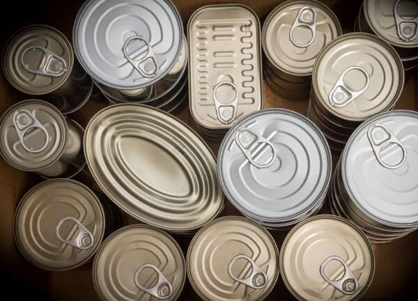 Khi đồ hộp trở n&ecirc;n đ&aacute;ng sợ - Ảnh 1.