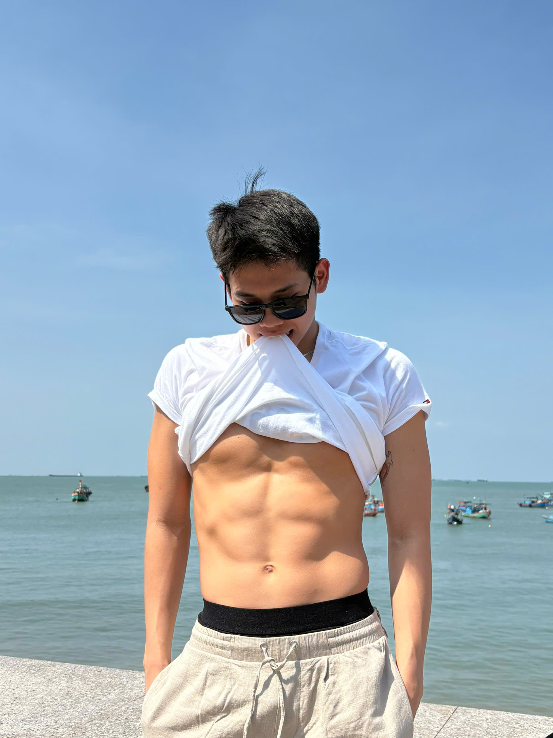 Visual chuẩn "nam thần" bơi lội thế hệ mới - Trung úy QNCN Quang Thuấn - Ảnh 5.