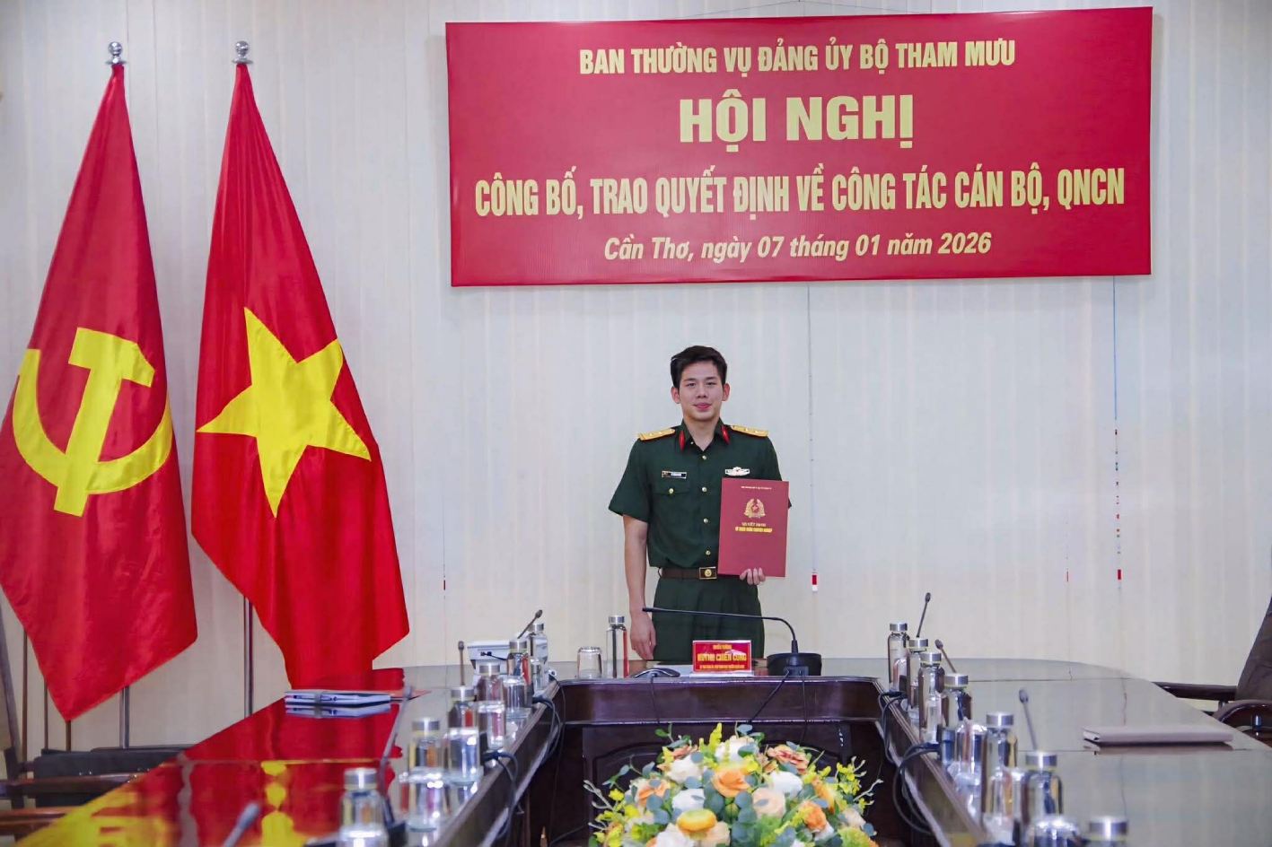 Visual chuẩn "nam thần" bơi lội thế hệ mới - Trung úy QNCN Quang Thuấn - Ảnh 1.