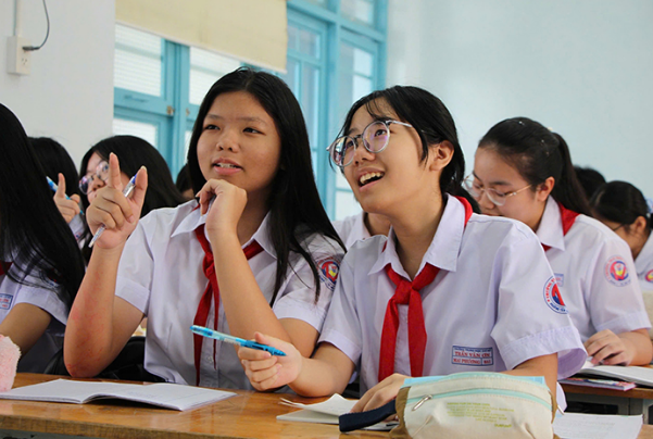 Tuyển sinh lớp 10 ở TP.HCM: Ít nhất 70% học sinh vào công lập - Ảnh 1.