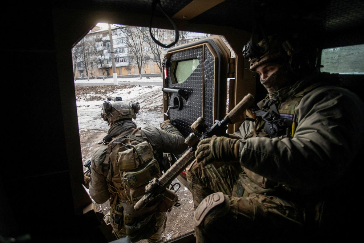 Ukraine nhận khoản viện trợ kỷ lục 52,4 tỷ USD, ai đóng góp nhiều nhất? - Ảnh 1.