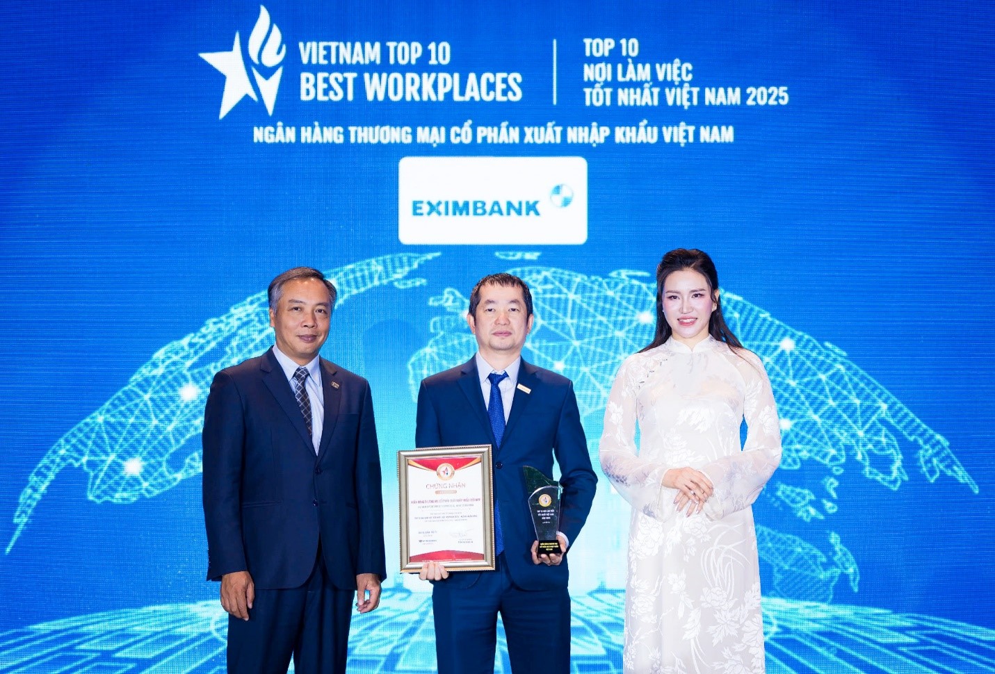 Eximbank được vinh danh 03 hạng mục Top 10 – Top 50 – Top 500 nhà tuyển dụng và môi trường làm việc tốt nhất việt nam năm 2025 - Ảnh 1.