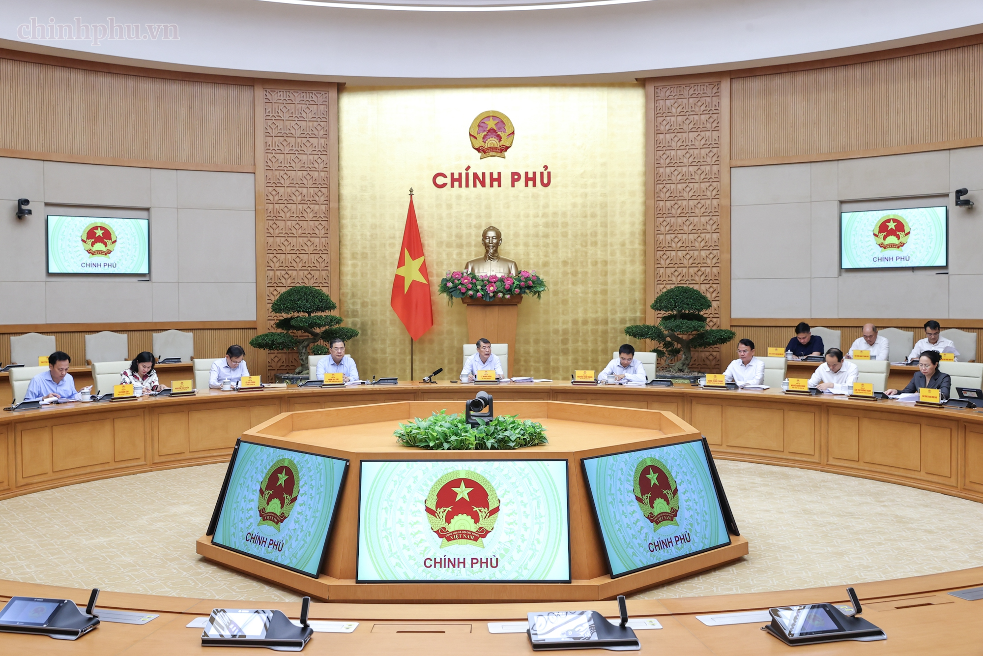 Thủ tướng chủ trì Hội nghị về công tác đánh giá, xếp loại cán bộ - Ảnh 2.
