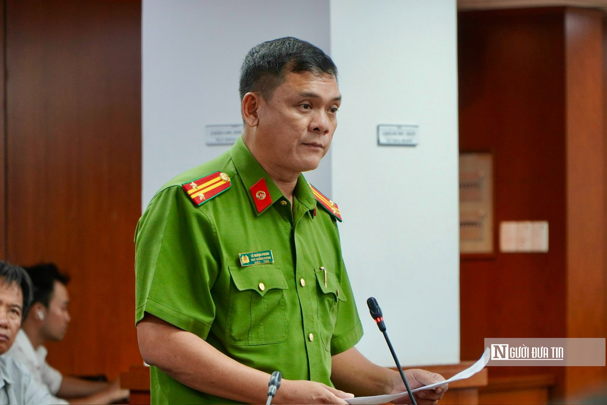 Tp.HCM: Công an vừa dẹp, hàng rong lại bày ra trước cổng trường - Ảnh 1.