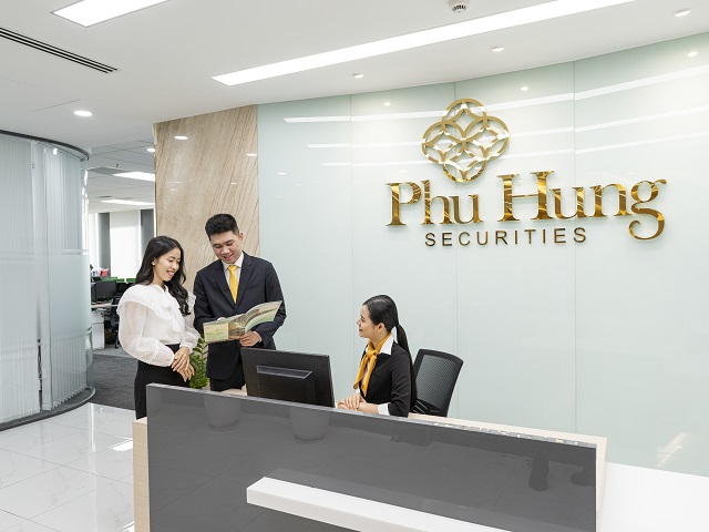 Chứng khoán Phú Hưng rót thêm vốn vào Bảo hiểm PHL, gia hạn các khoản vay lớn - Ảnh 1.