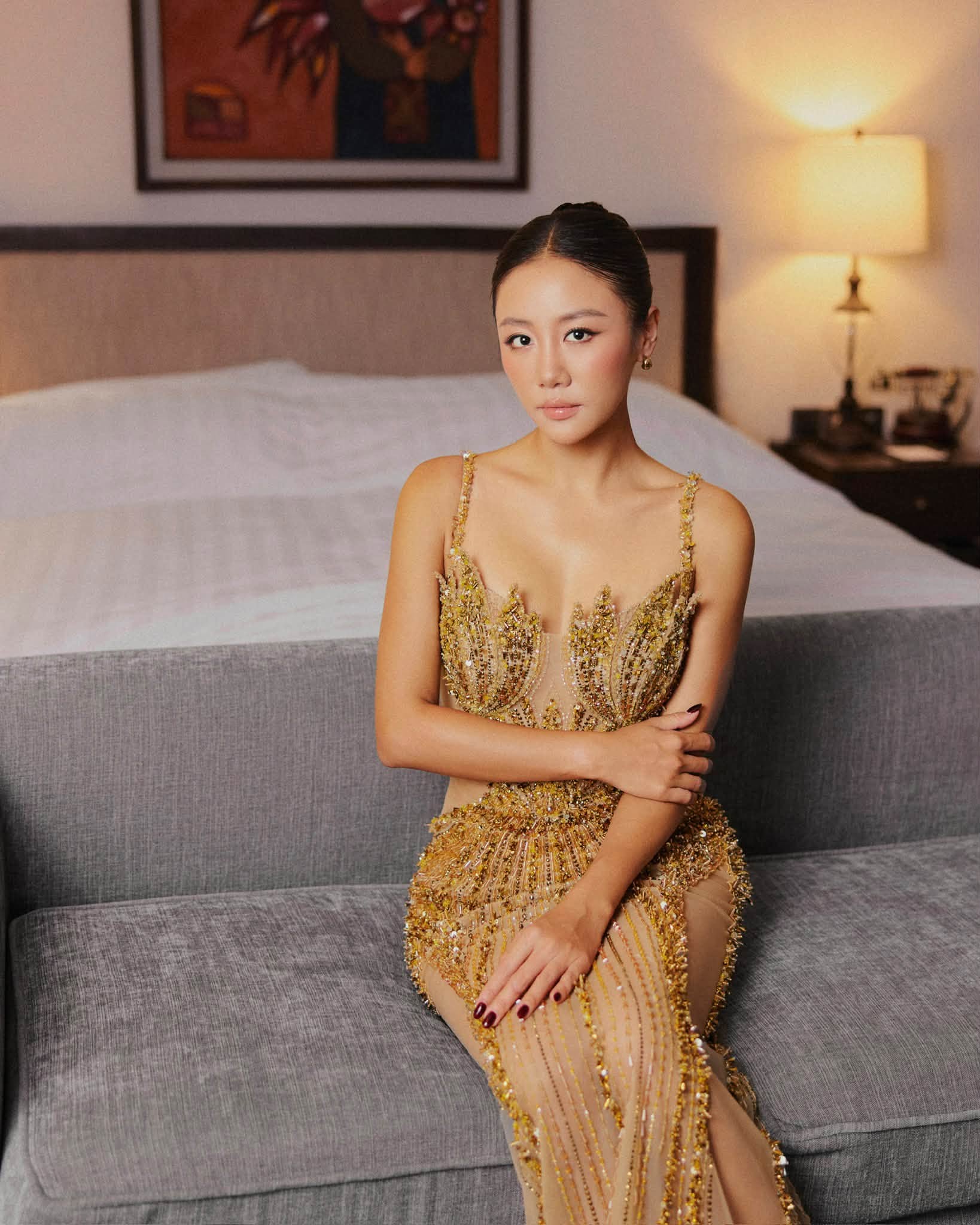 Nữ nghệ sĩ Việt 14 tuổi đỗ thủ khoa ĐH, 32 tuổi đóng phim 400 tỷ, sống trong căn nhà hạng sang: Phong cách thời trang ngày càng 