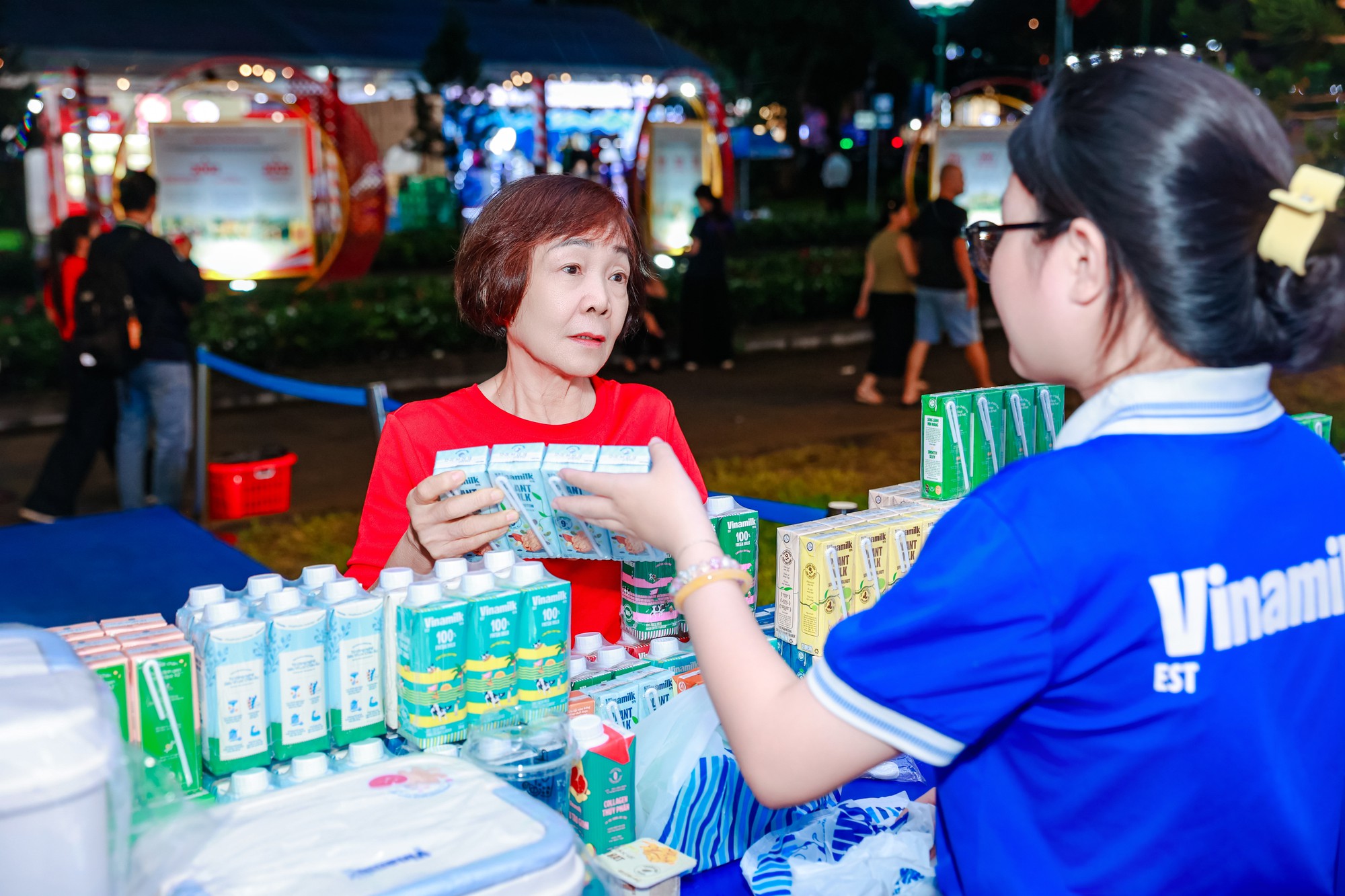 Vinamilk: Khi niềm tin người ti&ecirc;u d&ugrave;ng được truyền từ thế hệ n&agrave;y sang thế hệ kh&aacute;c- Ảnh 7.