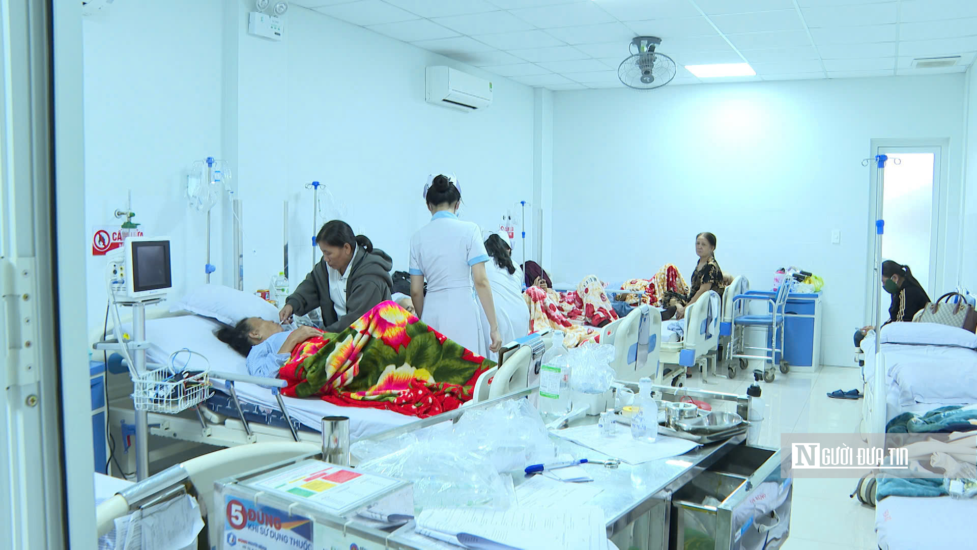 Đề nghị tạm ngừng cơ sở bánh mì liên quan loạt ca nghi ngộ độc ở Quảng Ngãi- Ảnh 1.