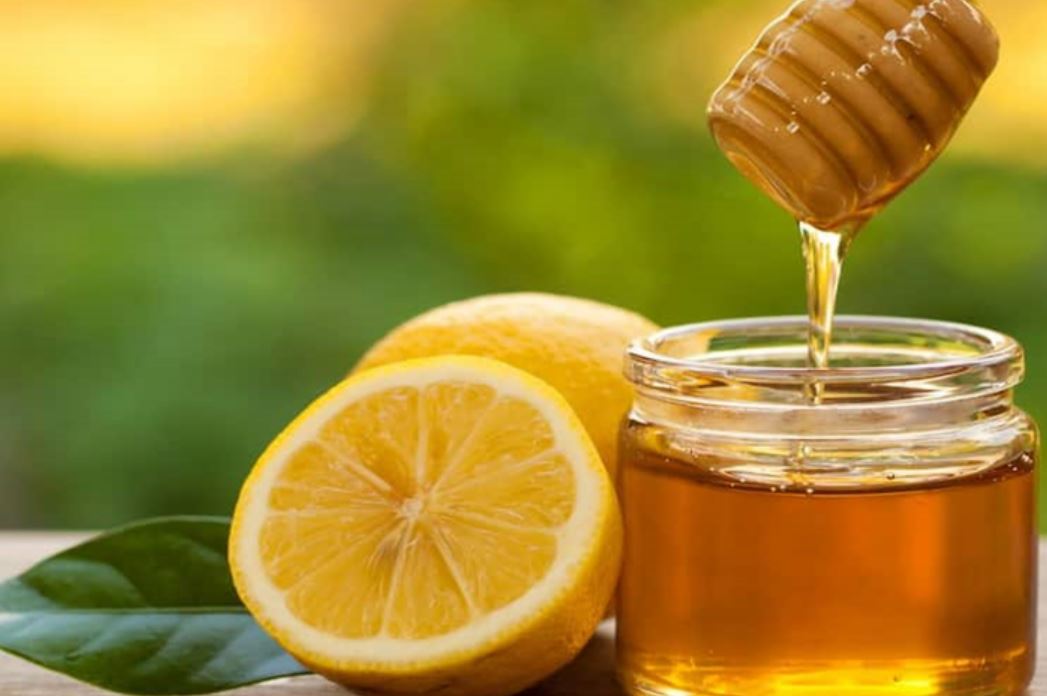 Mẹo phân biệt mật ong thật và giả chỉ nhờ một tờ khăn giấy - Ảnh 1.