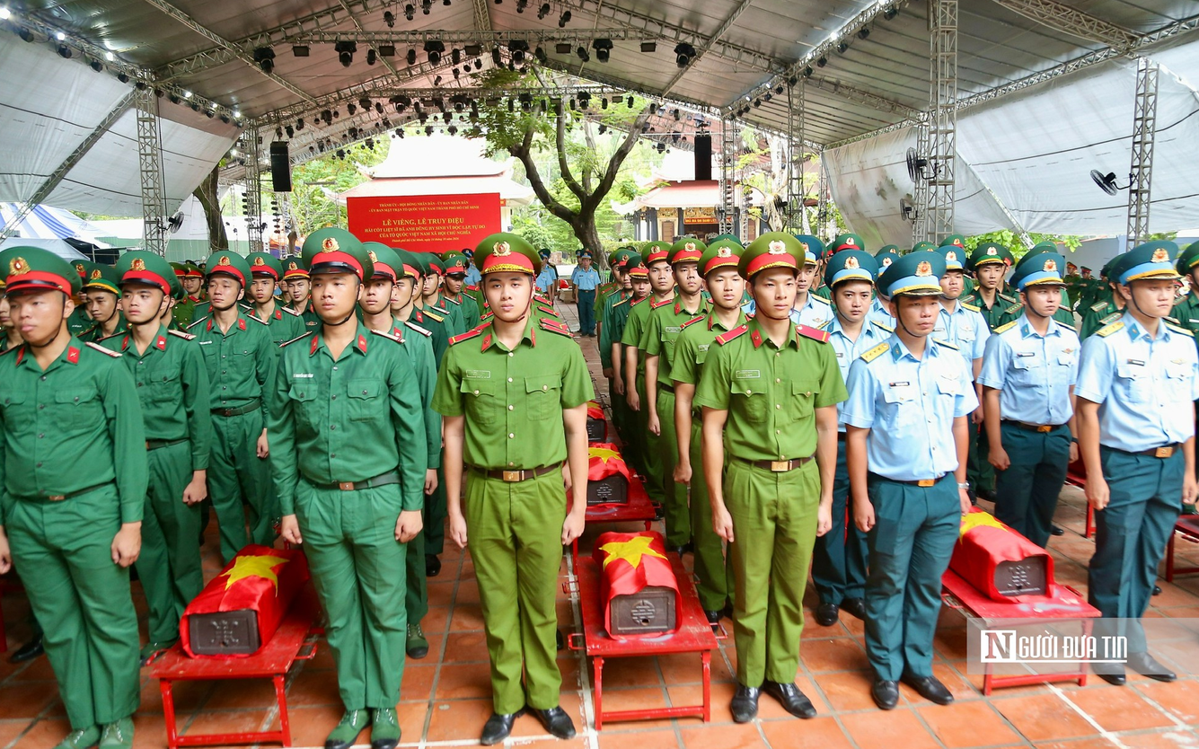 Công viên Lê Thị Riêng lắng đọng trong đêm nghệ thuật “Khúc tri ân”- Ảnh 18.