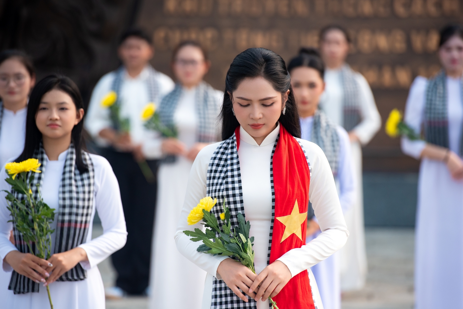 Ca sĩ Duyên Quỳnh có tiếp tục kết hợp được với nhạc sĩ Nguyễn Văn Chung - Ảnh 2.