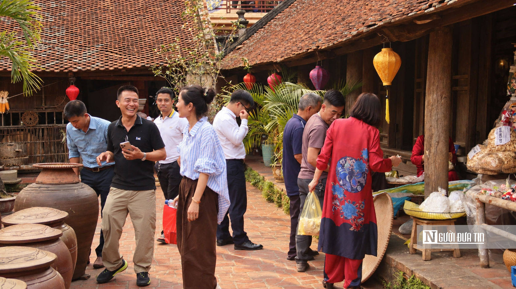 Làng du lịch chỉ là nơi thăm quan vài giờ: Không giải quyết vấn đề thu nhập, khó bảo tồn di sản- Ảnh 3.