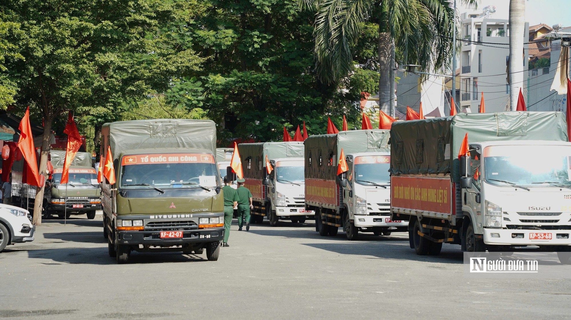 Tp.HCM mong người d&acirc;n cầm hoa trắng tiễn đưa h&agrave;i cốt liệt sĩ về nơi an nghỉ- Ảnh 7.