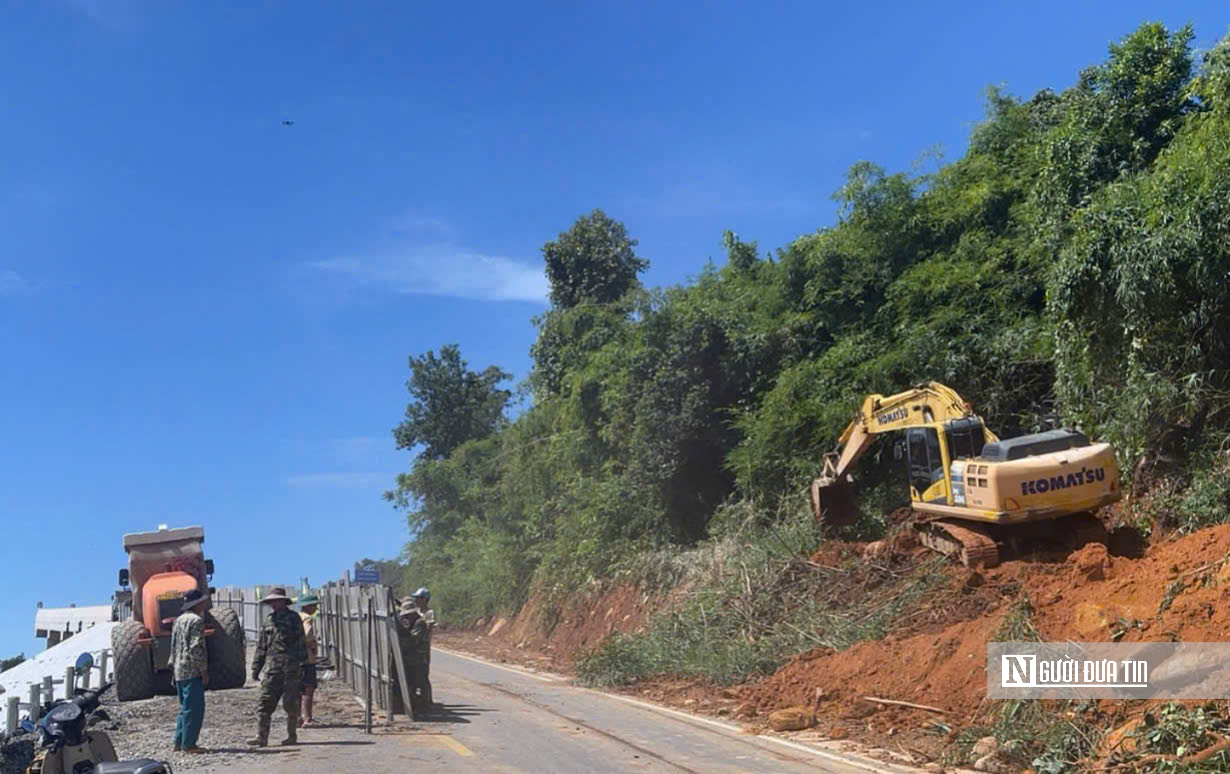 Đường 1.400 tỷ kết nối du lịch xuất hiện nhiều điểm sụt lún, khẩn trương gia cố nền đường - Ảnh 2.