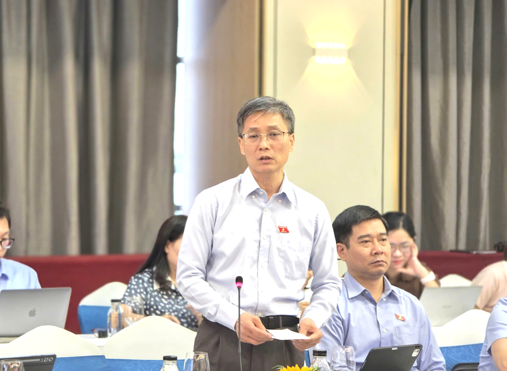 Ông Nguyễn Khánh Ngọc: Hoàn thiện quy định pháp luật, tạo thuận lợi cho người dân và doanh nghiệp- Ảnh 1.