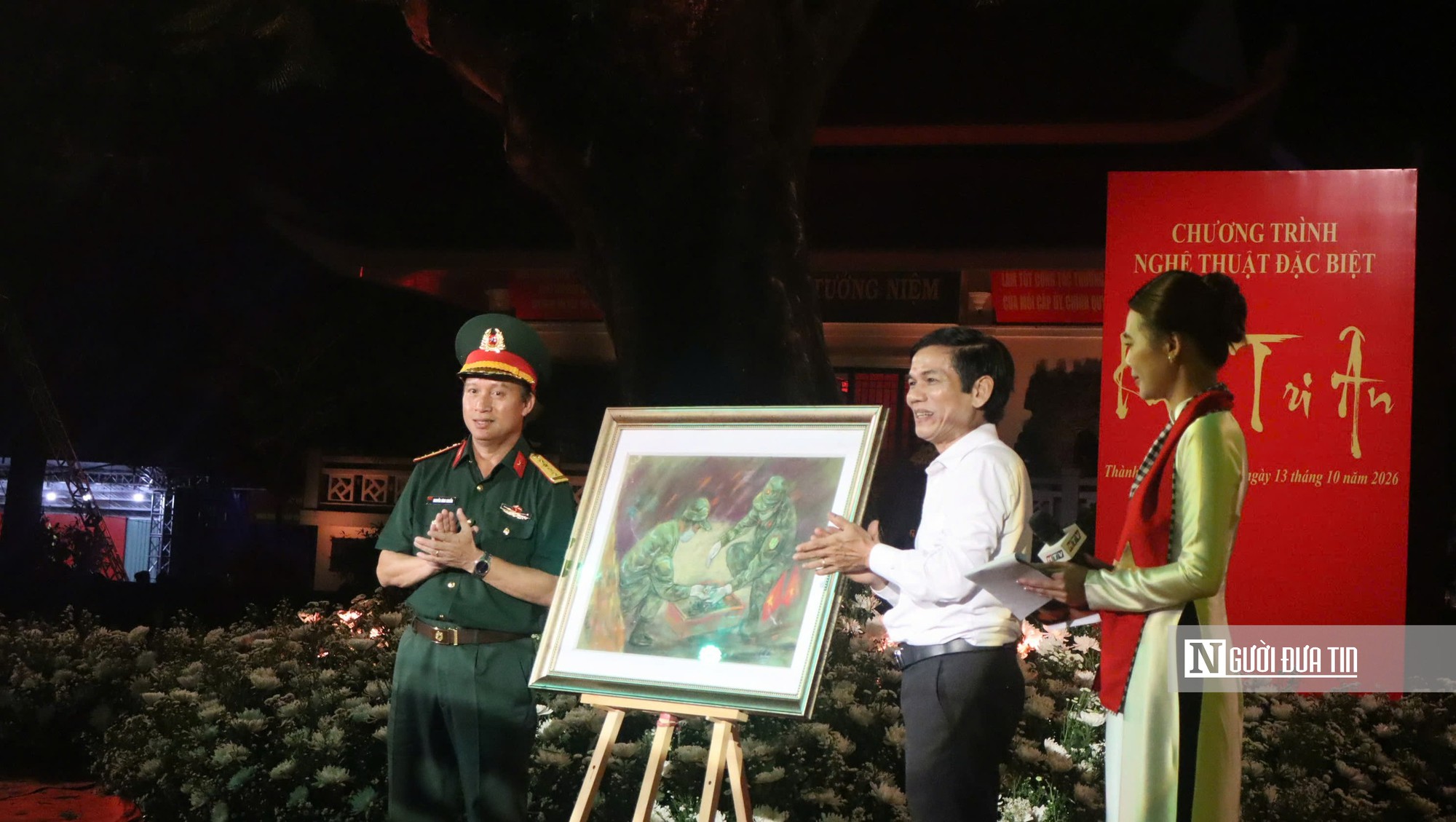 Công viên Lê Thị Riêng lắng đọng trong đêm nghệ thuật “Khúc tri ân”- Ảnh 9.