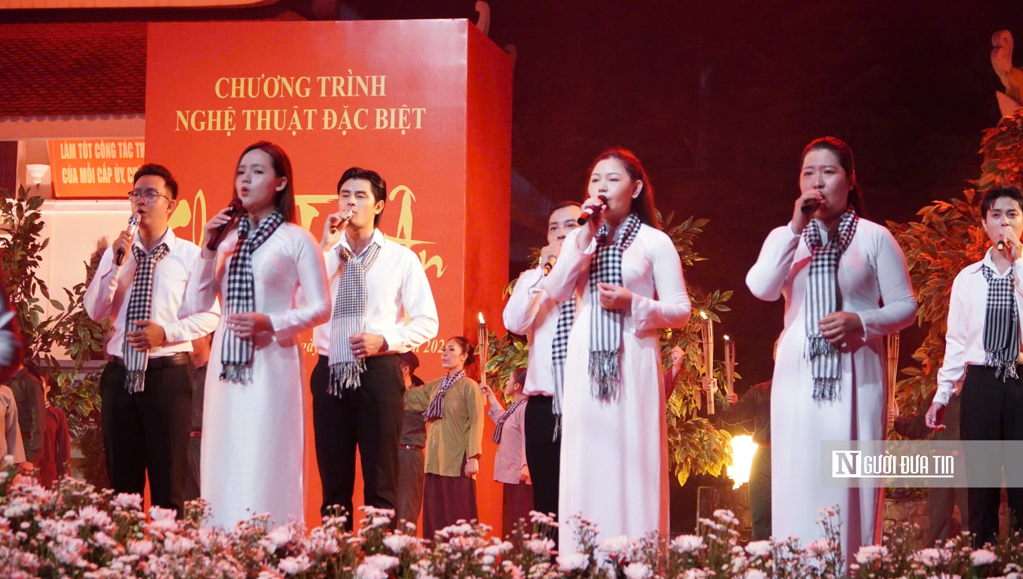 Công viên Lê Thị Riêng lắng đọng trong đêm nghệ thuật “Khúc tri ân”- Ảnh 5.