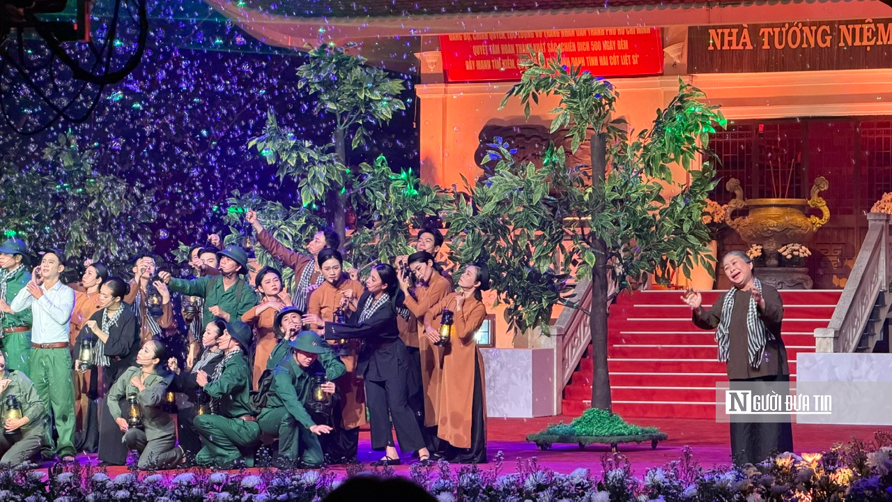 Công viên Lê Thị Riêng lắng đọng trong đêm nghệ thuật “Khúc tri ân”- Ảnh 13.