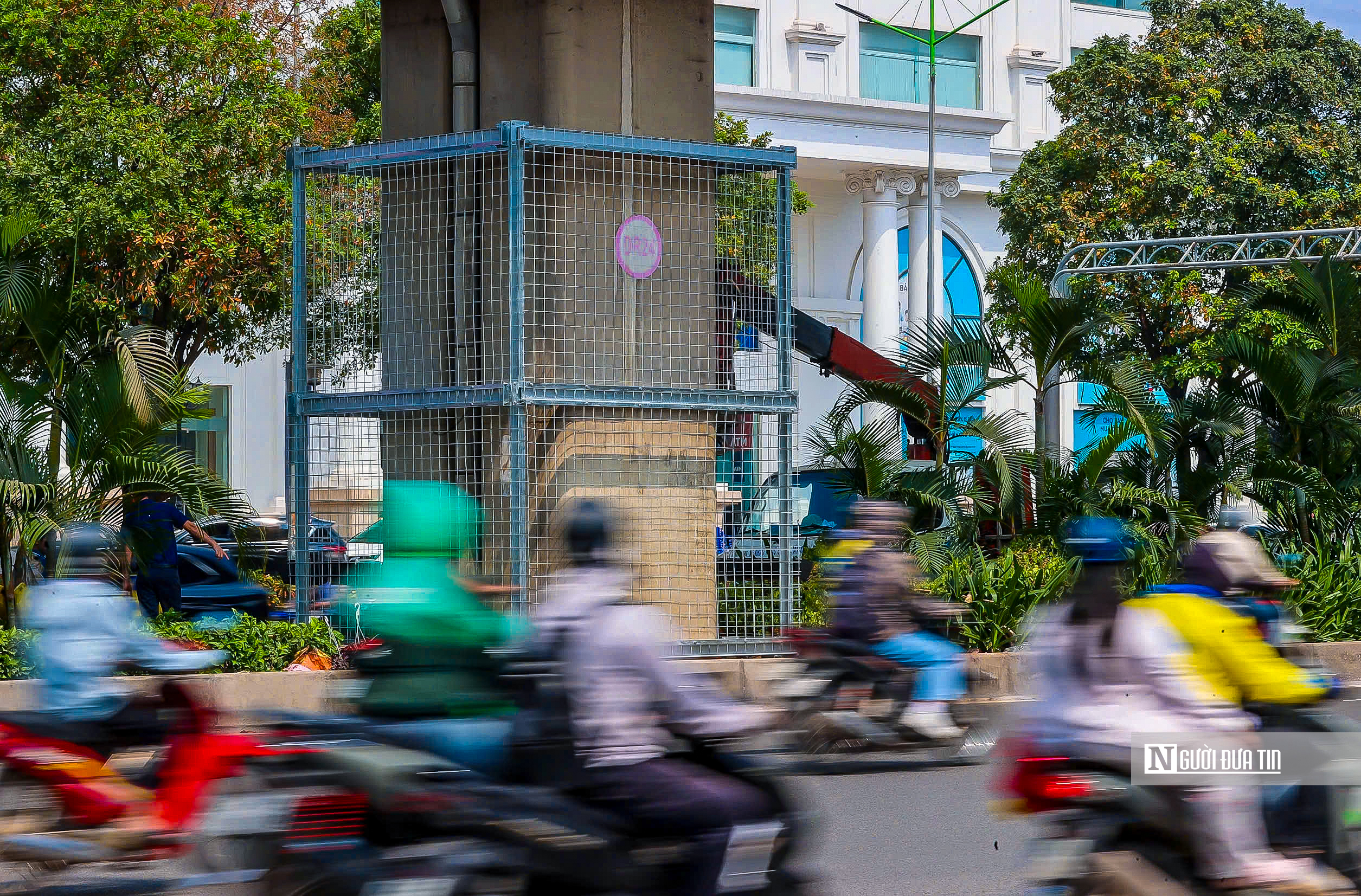 H&agrave; Nội bắt đầu phủ xanh trụ cầu, hầm chui, nh&agrave; chờ xe bu&yacute;t - Ảnh 6.