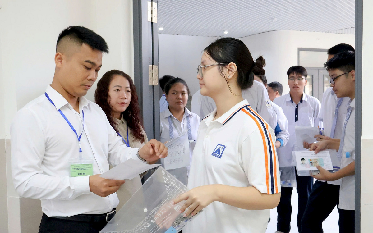 Bộ GD&ĐT thông tin về chế độ phụ cấp cho giáo viên dạy lớp hòa nhập - Ảnh 2.