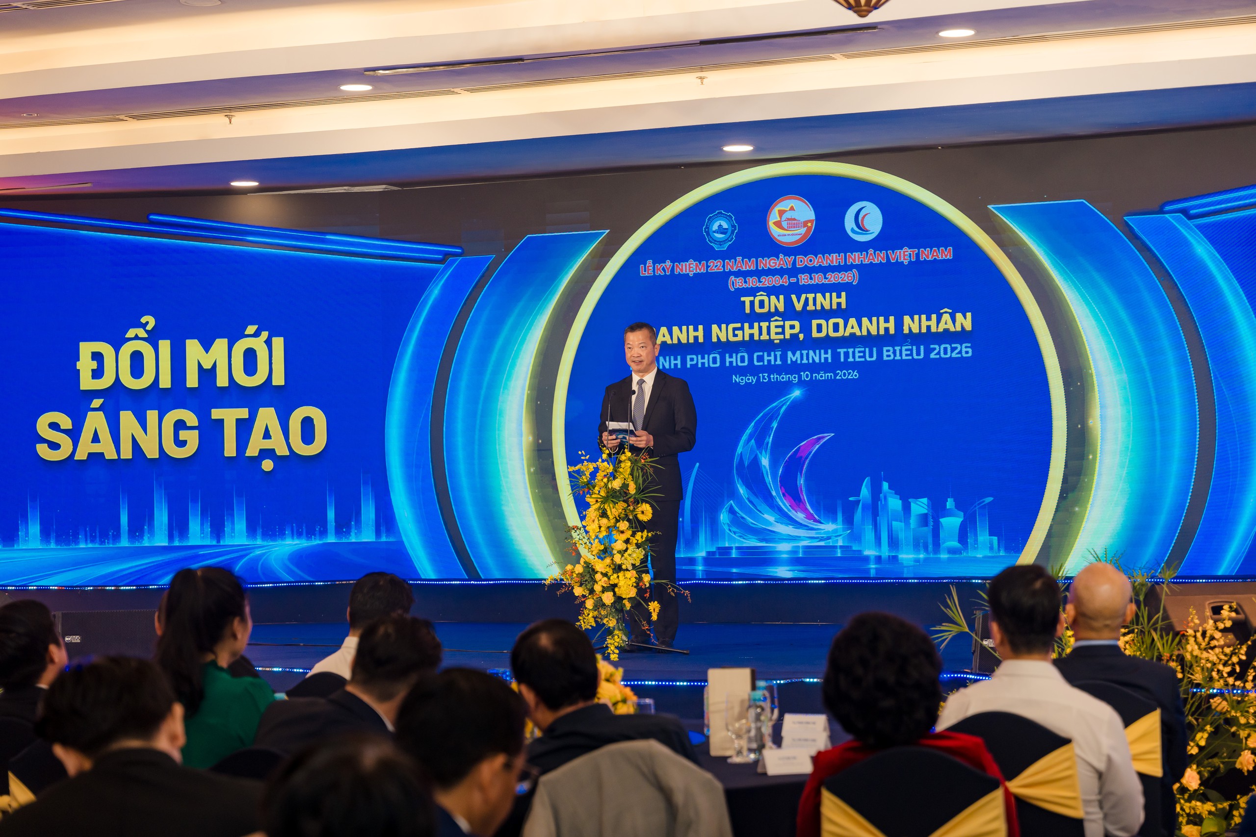Phó Chủ tịch Tp.HCM: Không để doanh nghiệp đi lại nhiều lần, kiến nghị kéo dài vì đùn đẩy trách nhiệm- Ảnh 3.