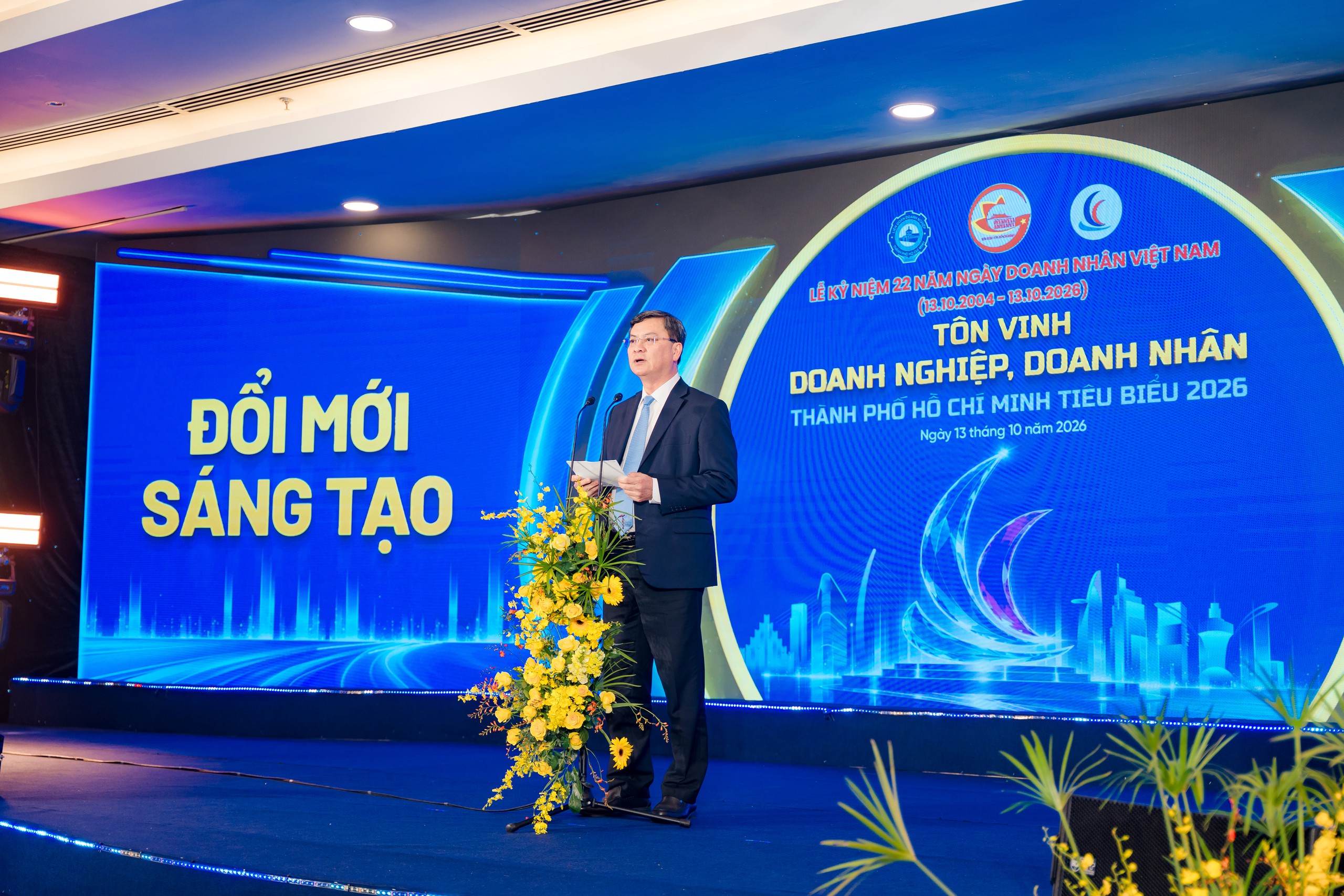 Phó Chủ tịch Tp.HCM: Không để doanh nghiệp đi lại nhiều lần, kiến nghị kéo dài vì đùn đẩy trách nhiệm- Ảnh 1.
