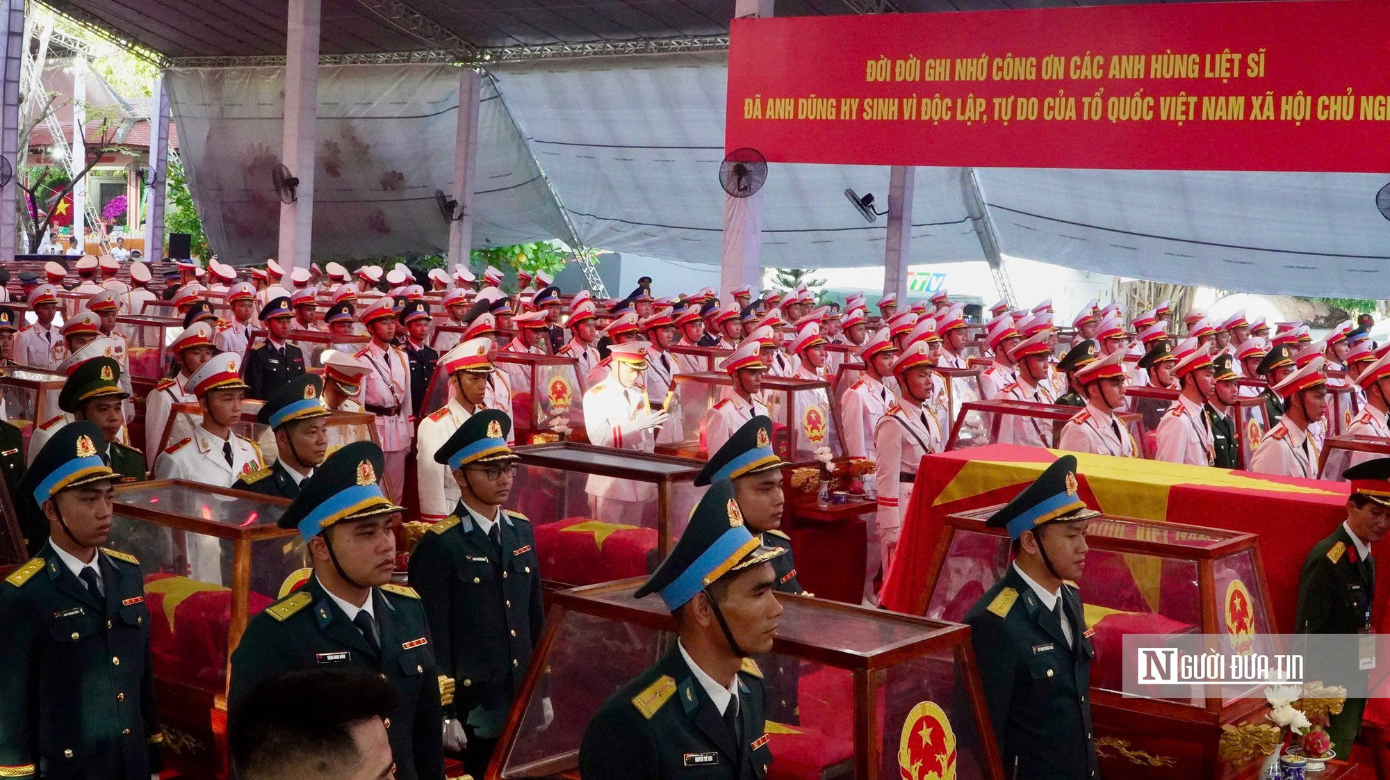Thủ tướng L&ecirc; Minh Hưng dự lễ truy điệu, an t&aacute;ng 731 h&agrave;i cốt liệt sĩ tại Tp.HCM - Ảnh 6.