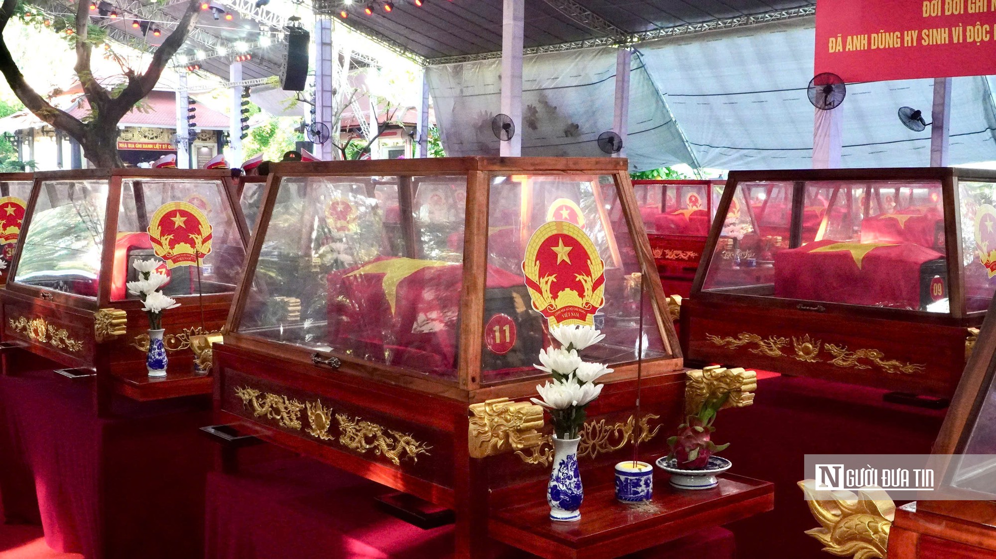 Thủ tướng L&ecirc; Minh Hưng dự lễ truy điệu, an t&aacute;ng 731 h&agrave;i cốt liệt sĩ tại Tp.HCM - Ảnh 10.