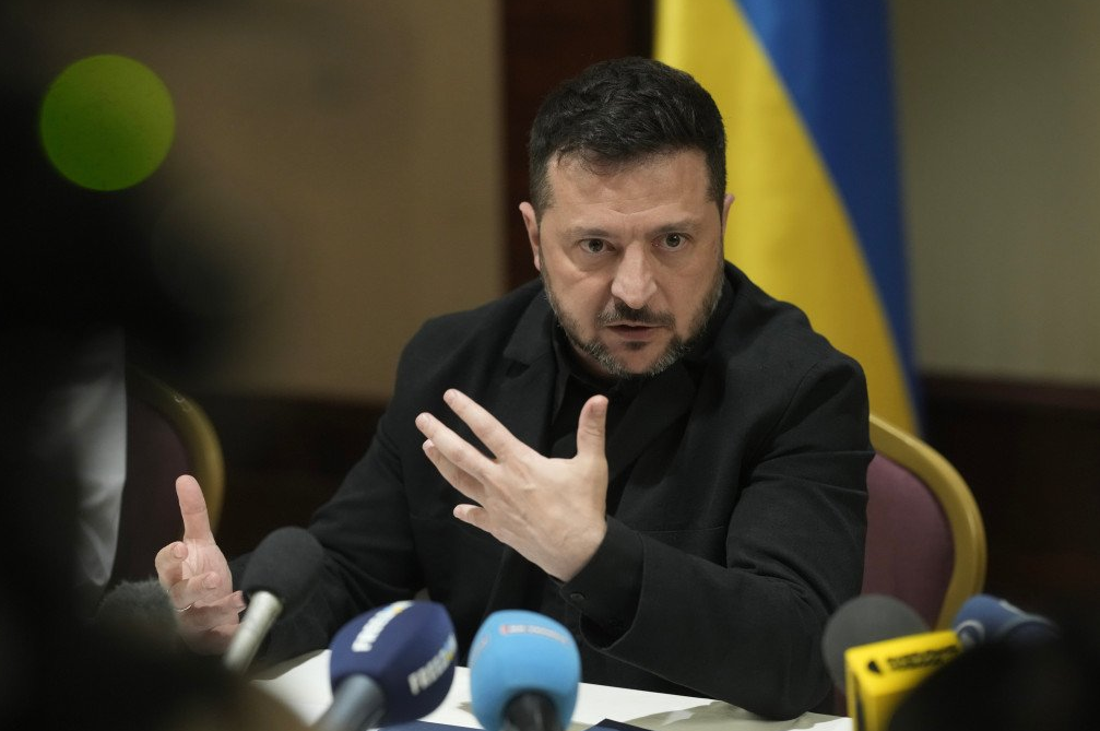 Nhà máy điện Kiev trúng đòn, ông Zelensky nêu tình hình đáng lo ngại - Ảnh 1.