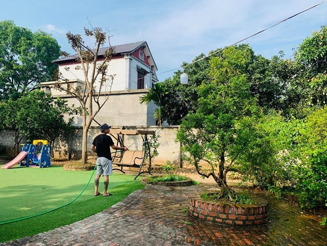 &ldquo;So&aacute;i ca&rdquo; nổi bật của m&agrave;n ảnh Việt sở hữu biệt thự 3 mặt tiền H&agrave; Nội, c&ugrave;ng 1 nh&agrave; vườn rộng 1.300m2 - Ảnh 10.