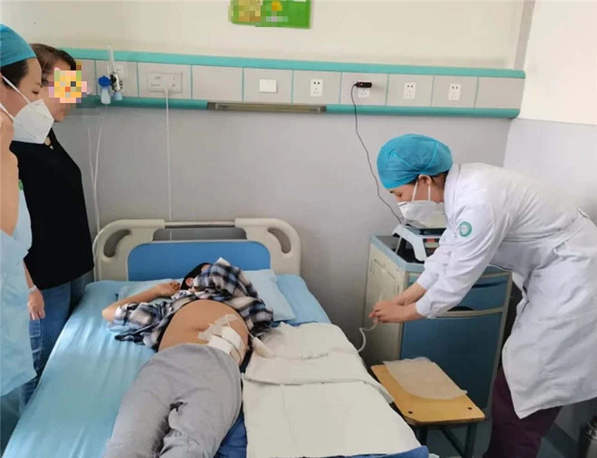 Bé trai 8 tuổi nhập viện nguy kịch vì hay được bố mẹ cho uống thứ nước 
