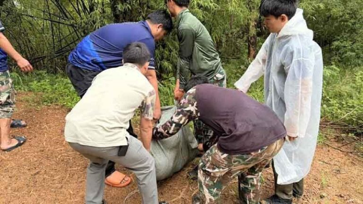 Người dân ghi lại cảnh tượng 