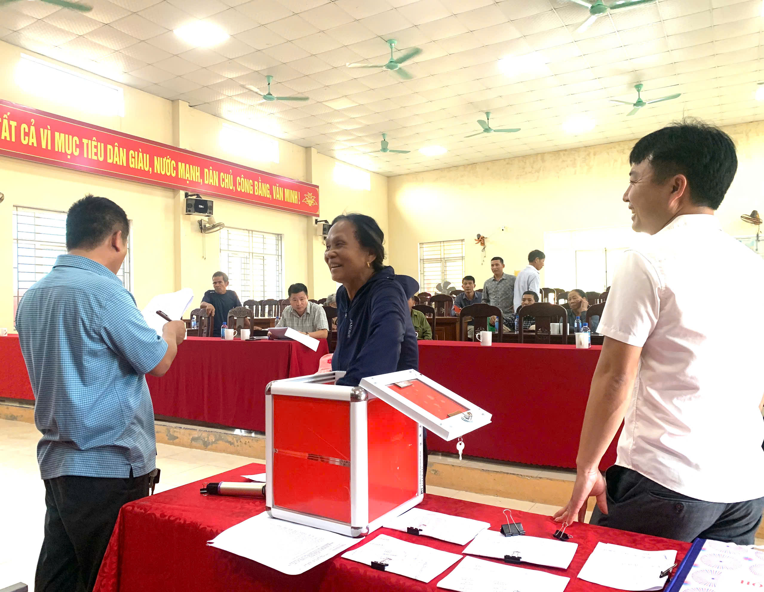 Gỡ vướng mặt bằng, khơi thông nhiều đại dự án công nghiệp, cảng biển quy mô hàng chục nghìn tỷ đồng ở Thanh Hóa- Ảnh 2.