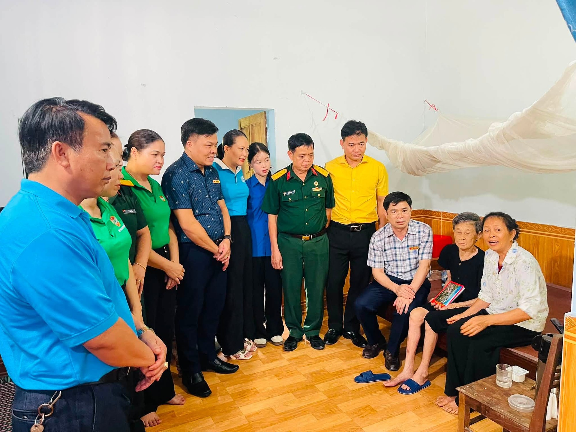 Ấm áp nghĩa tình dưới mái nhà của hai thế hệ vợ liệt sĩ  - Ảnh 5.