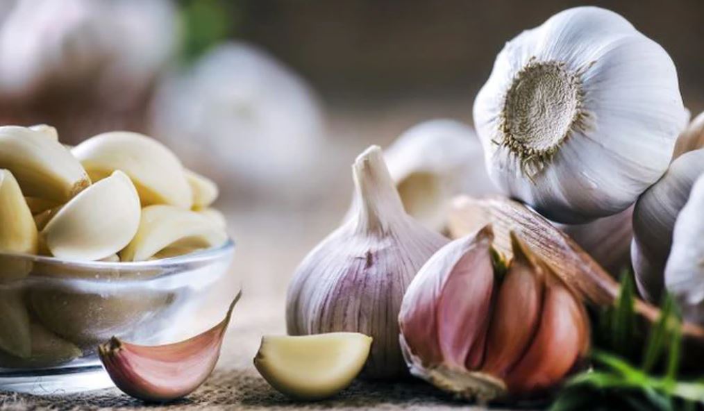 Người thích ăn tỏi mỗi ngày cần chú ý điều này - Ảnh 2.