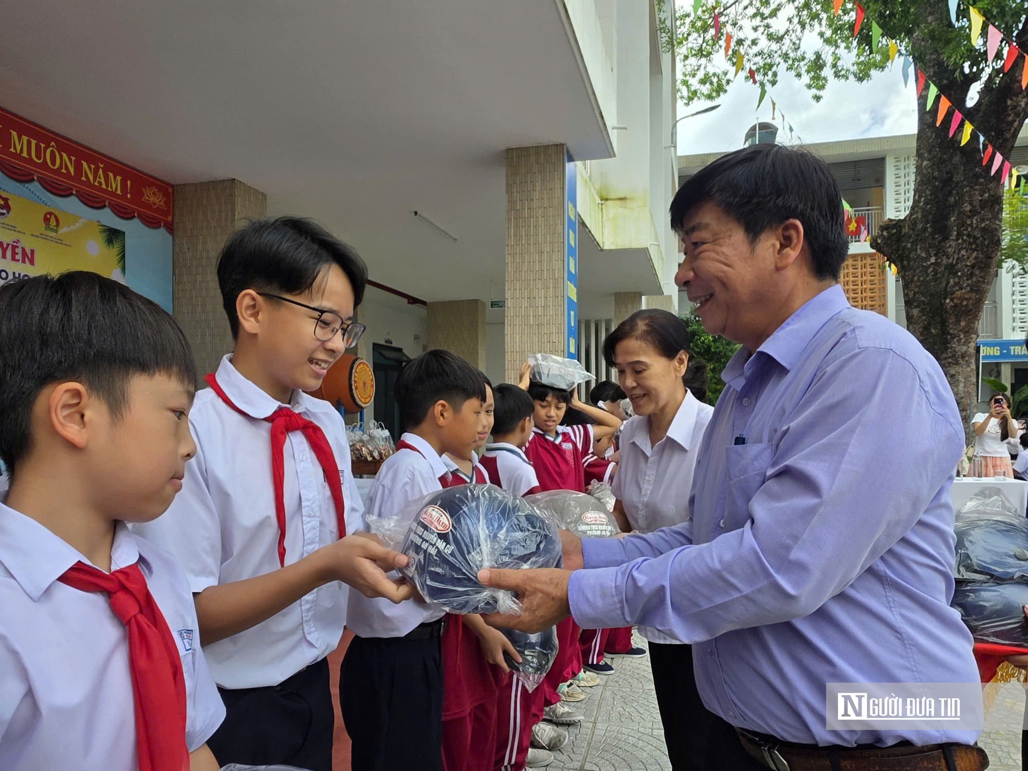 Theo chân Hội Luật Gia Đà Nẵng xuống tận trường, tuyên truyền, giải đáp những bất ngờ của học sinh về pháp lý- Ảnh 7.