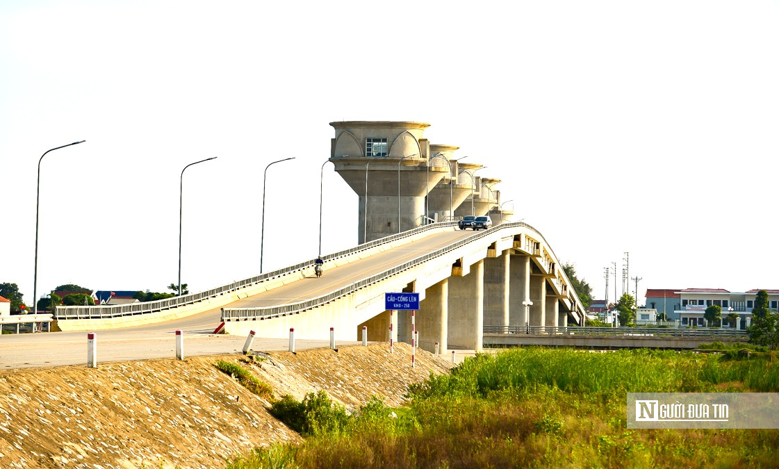 Cận cảnh đập nước di động 800 tỷ "ngăn mặn, giữ ngọt" giữa s&ocirc;ng L&egrave;n- Ảnh 3.