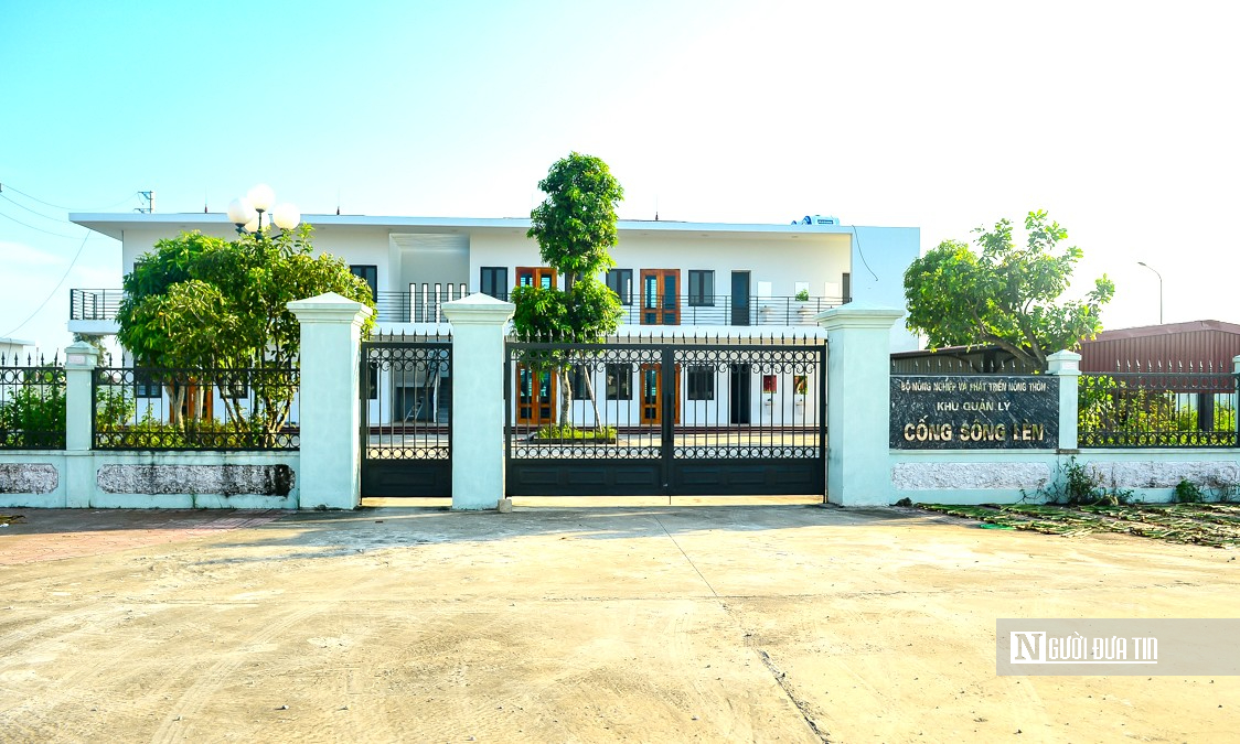 Cận cảnh đập nước di động 800 tỷ "ngăn mặn, giữ ngọt" giữa s&ocirc;ng L&egrave;n- Ảnh 9.