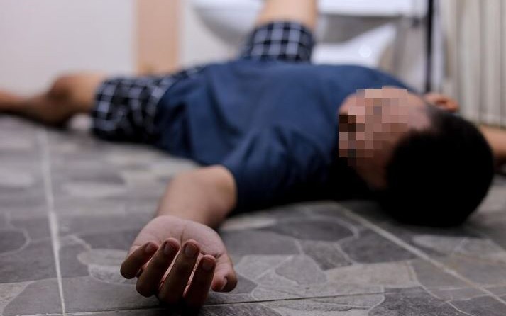 Người đàn ông 69 tuổi đột ngột tử vong khi đi tiểu đêm, bác sĩ nói thẳng 3 thói quen 