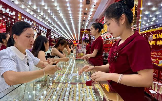 Trước ngày 31/12, 11 loại tài khoản sau phải liên kết VNeID - Ảnh 2.