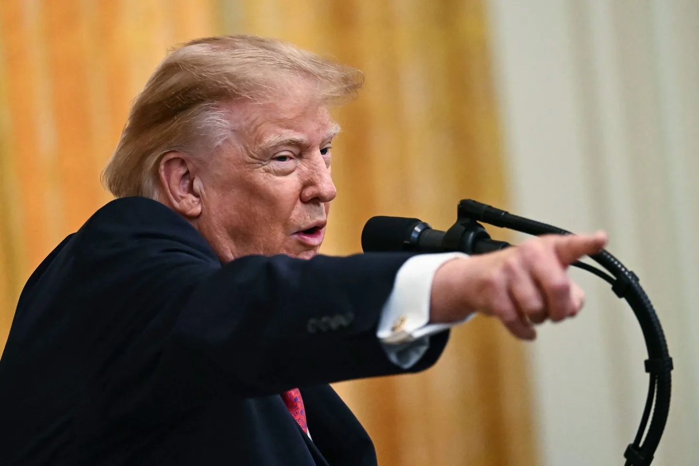Tổng thống Trump cảnh báo, xung đột với Iran sẽ kết thúc
